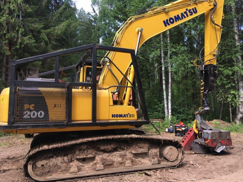 Комацу РС 200