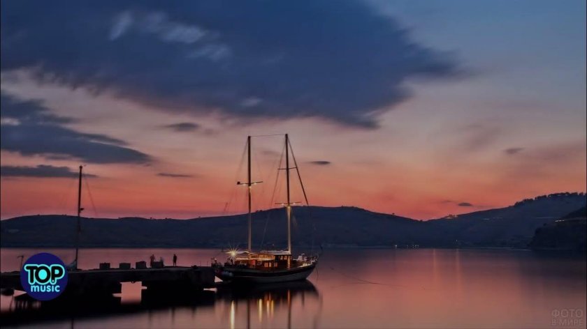 Яхта у причала