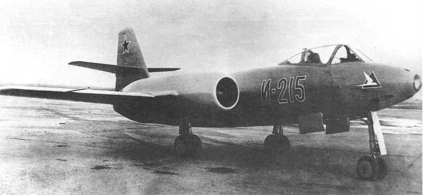 Истребитель Алексеев и-215