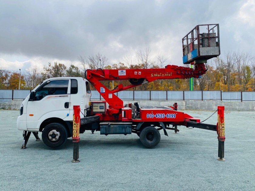 Автовышка Киа Бонго 3