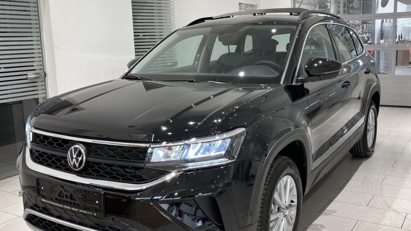 Volkswagen Taos черный