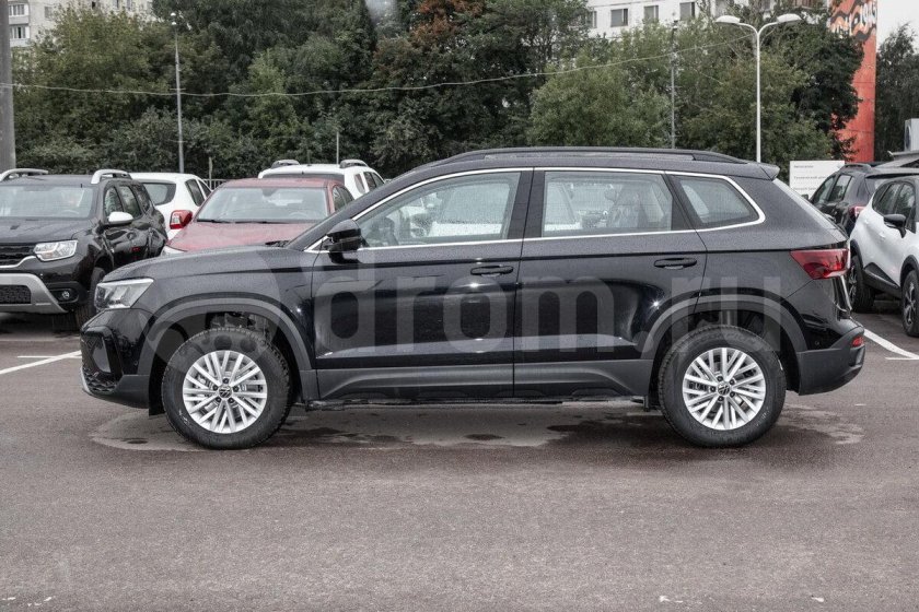 Volkswagen Taos черный