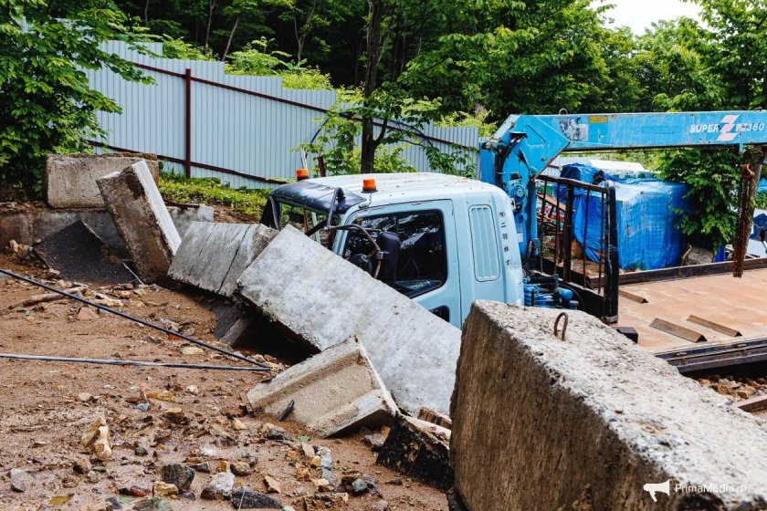 Разрушенный забор