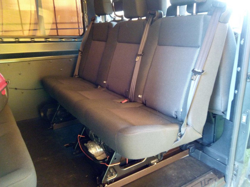 Крепление задних сидений Форд Транзит