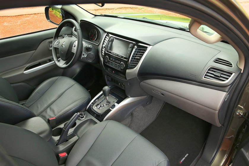 Mitsubishi l200 5 салон