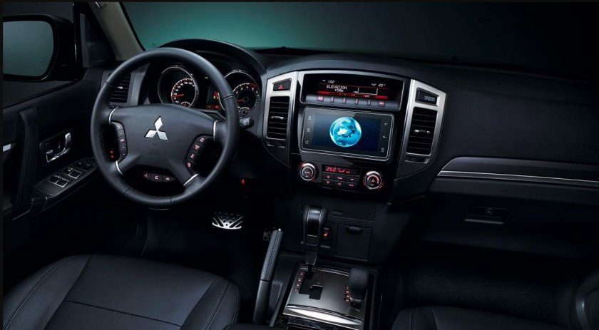 Митсубиси Паджеро 3 салон