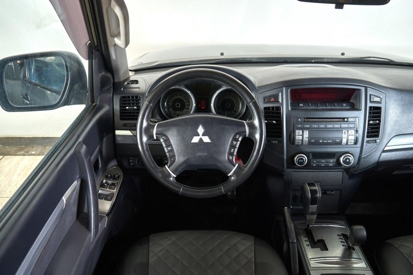 Mitsubishi Pajero IV Рестайлинг 1