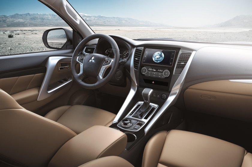 Салон повой Митсубиси Паджеро спорт