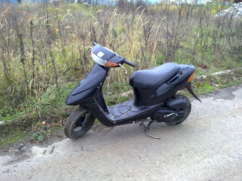 Мопед Suzuki Lets 2