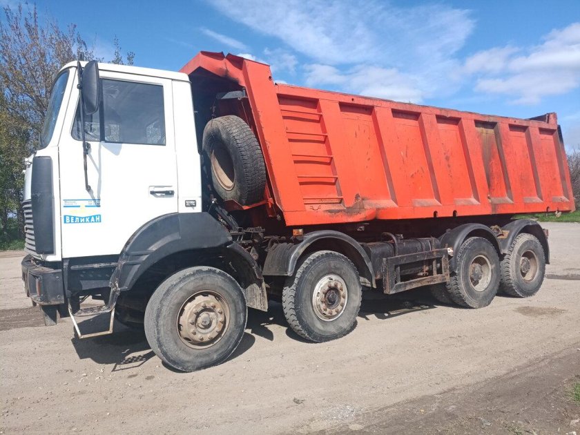 Самосвал МЗКТ-65151