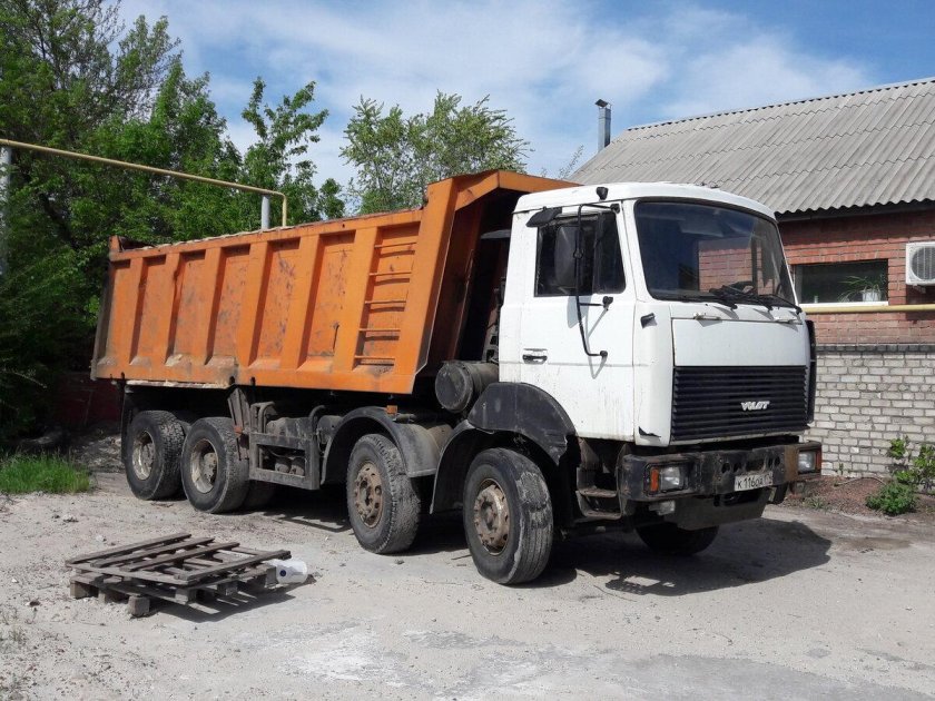 Самосвал МЗКТ-65151, 8х4