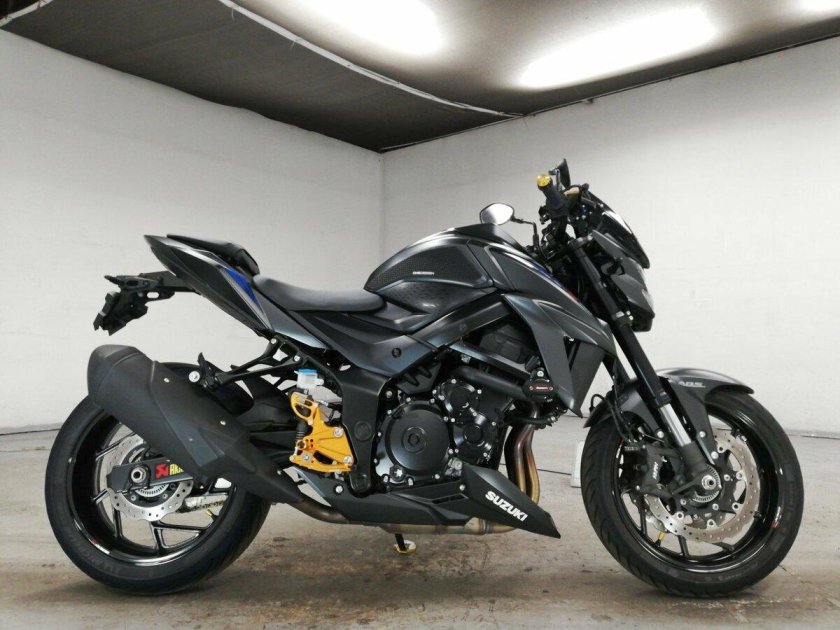 Suzuki GSX 750 2022