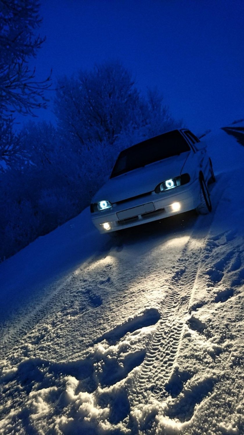 Машина зимой