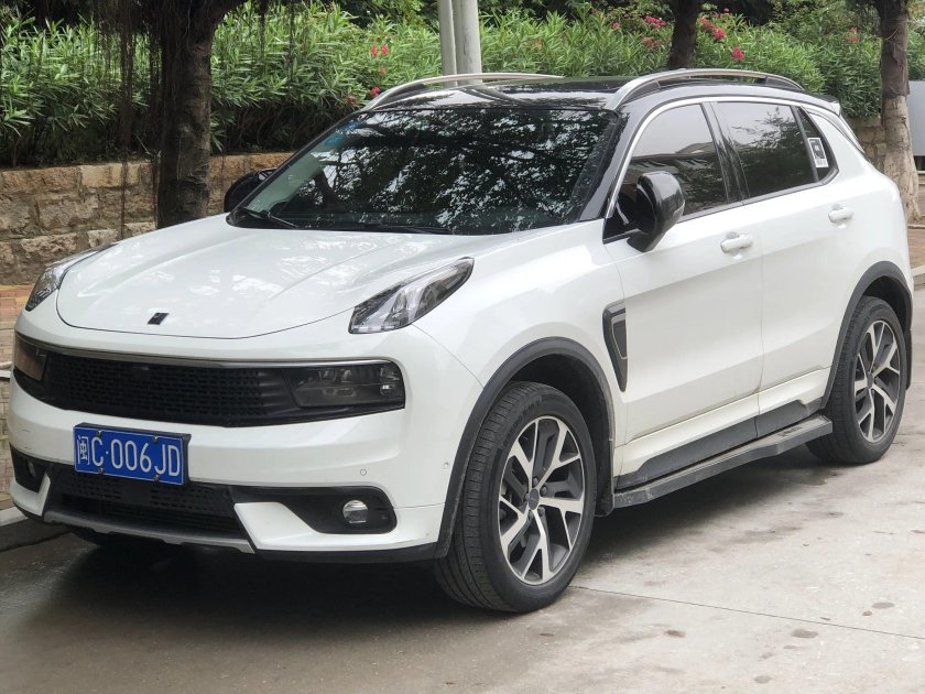 Lynk &amp; co 01 SUV