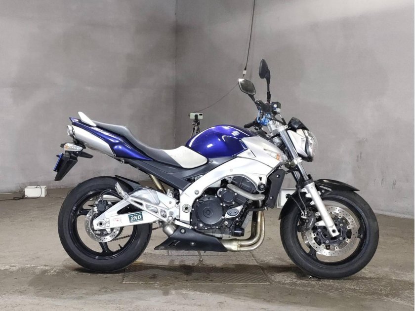 Сузуки GSR 400