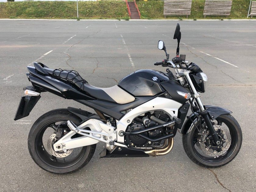 Suzuki GSR 400 2006