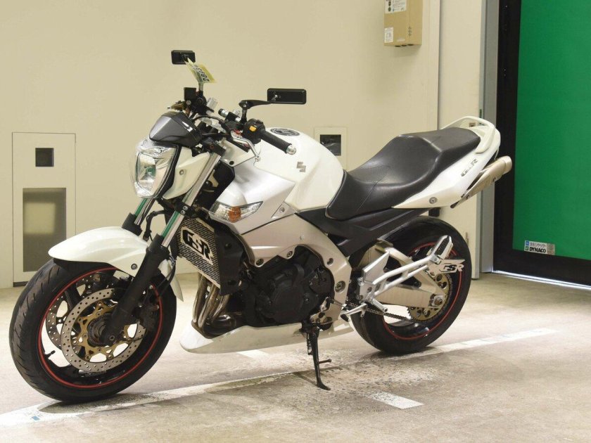 Мотоцикл Suzuki GSR 400