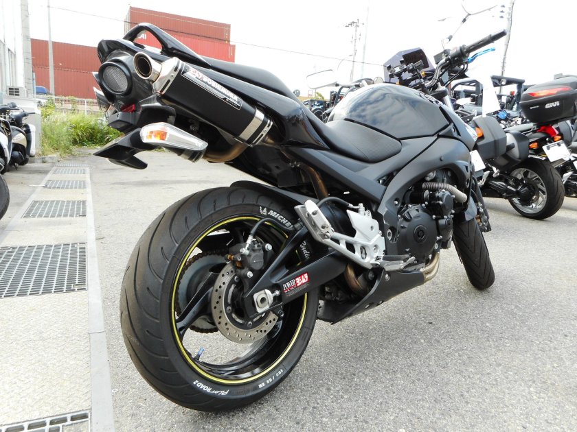 Мотоцикл Suzuki GSR 400