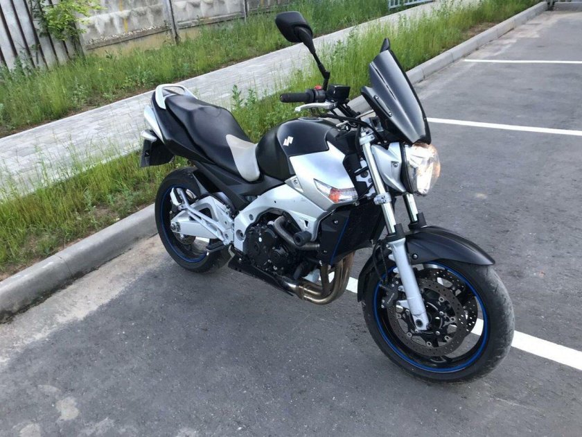 Suzuki GSR 400 2008