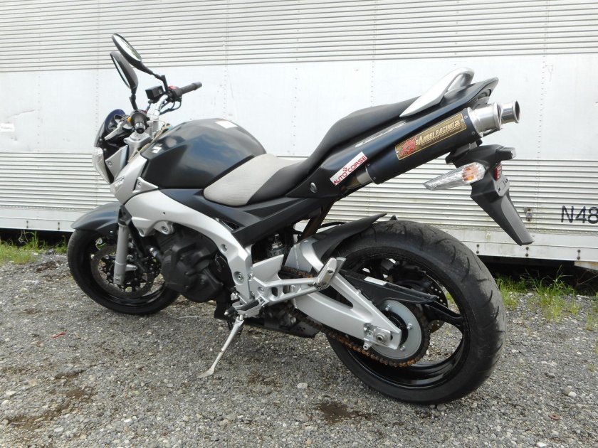 Suzuki GSR 400 2006