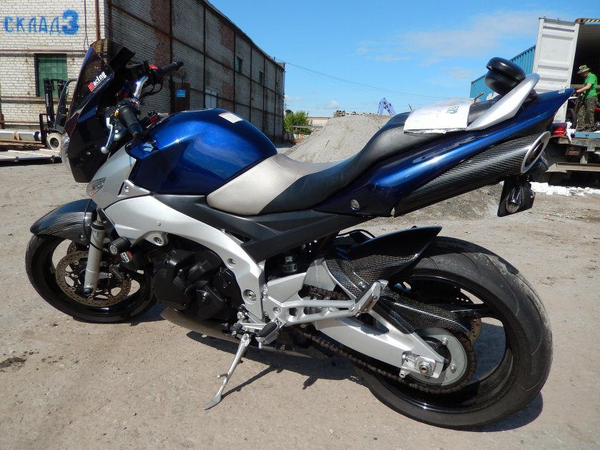 Сузуки GSR 400