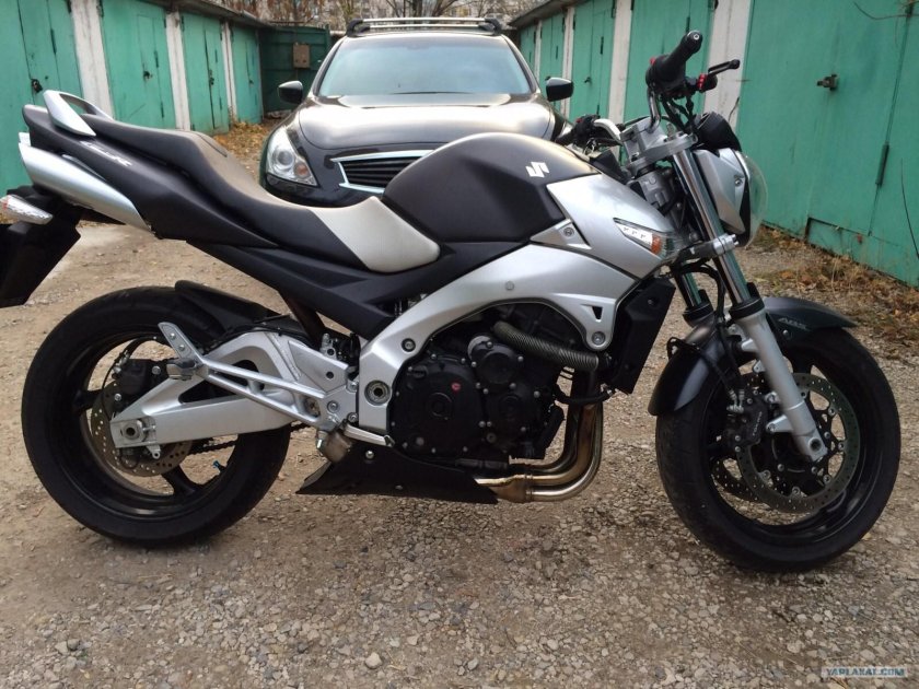 Suzuki GSR 400 С кофром