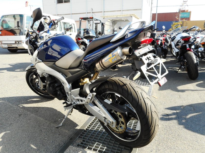 Мотоцикл Сузуки ГСР 400