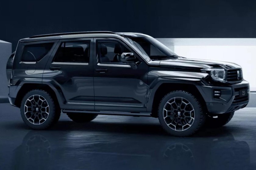 Машина Tank 700