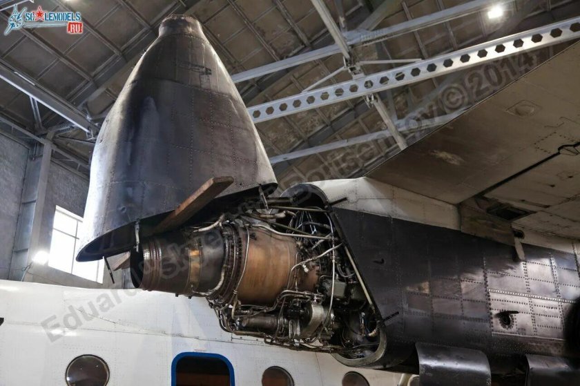 Двигатель самолета АН 24