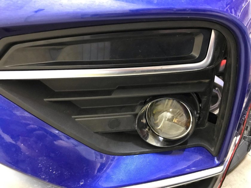 Противотуманные фары Geely Atlas Pro 2024