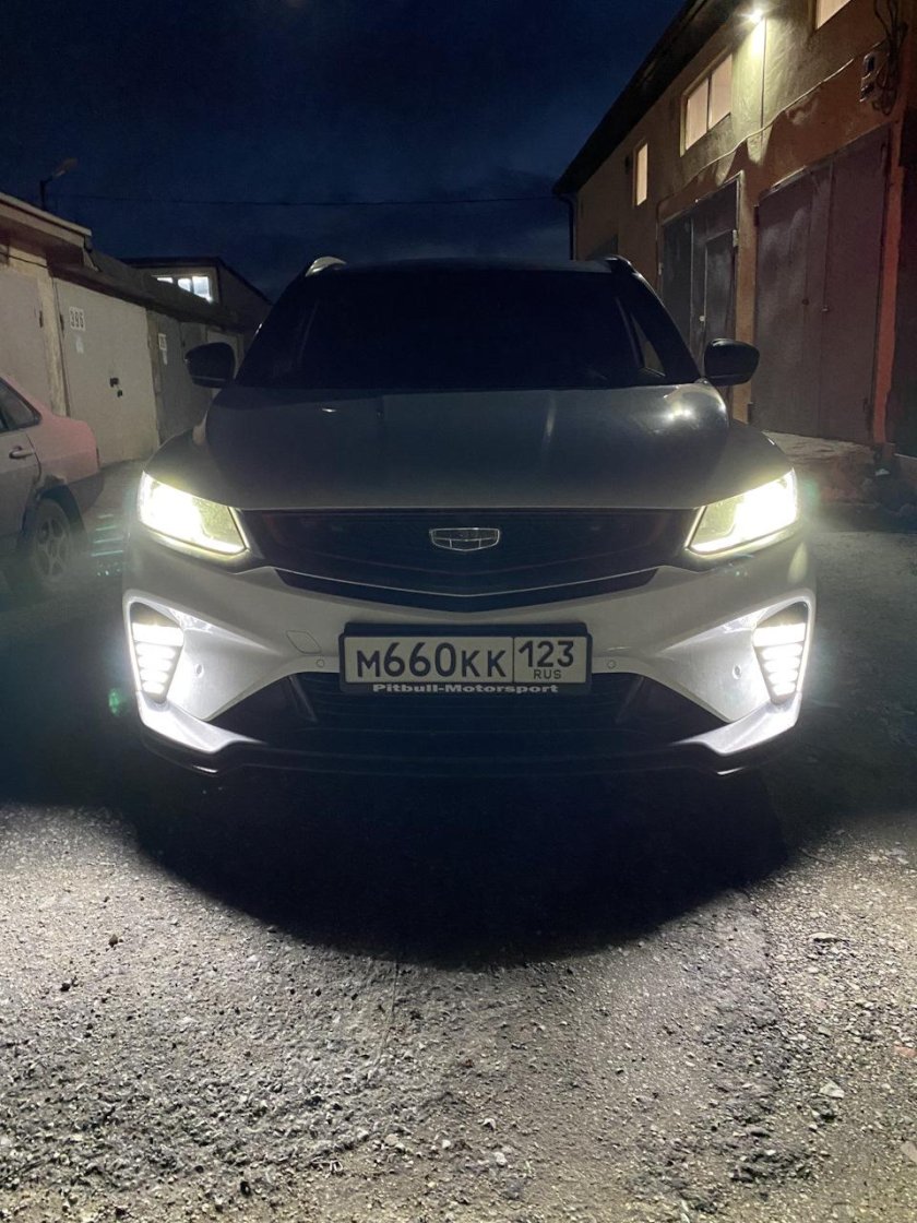 Geely Coolray дневные ходовые огни