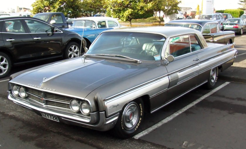 1962 Oldsmobile Starfire