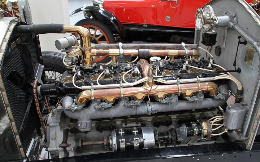 Мотор Роллс Ройс v12