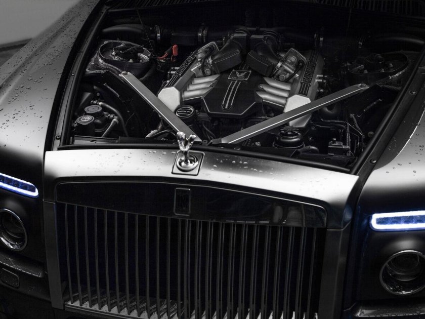 Роллс Ройс Фантом мотор