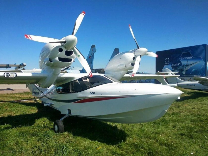 Самолет-амфибия RF 12009