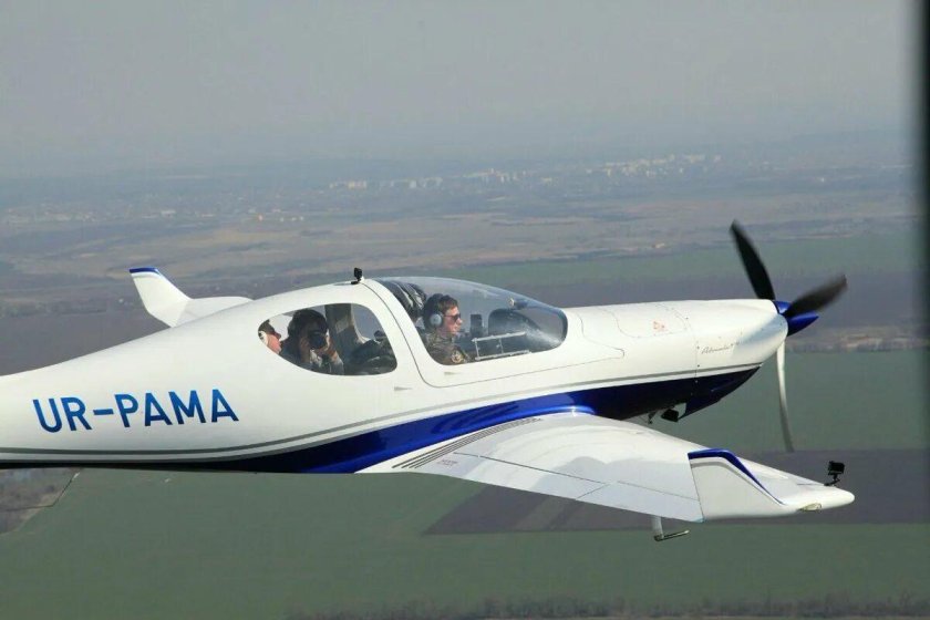 4х местный самолет