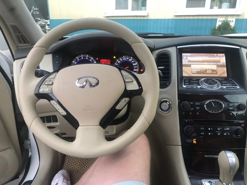 Оплетка на руль Инфинити qx50