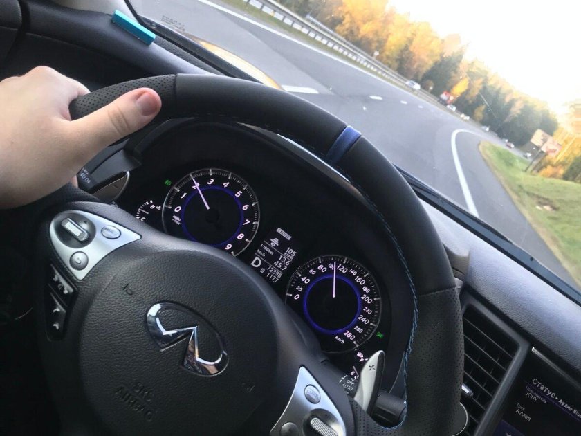 За рулем Инфинити fx35