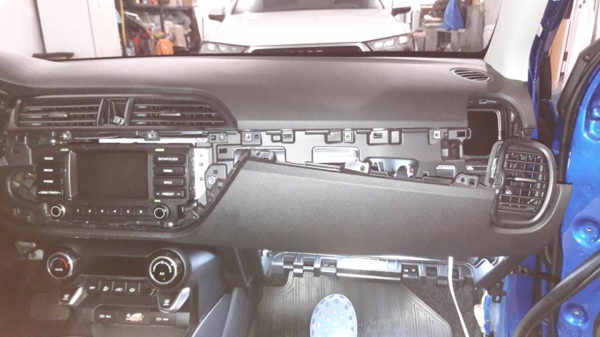 Торпедо Kia Rio 4