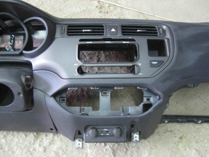 Торпедо панель Киа Рио 3