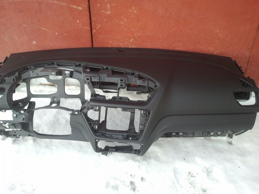 Торпедо Kia Rio 3