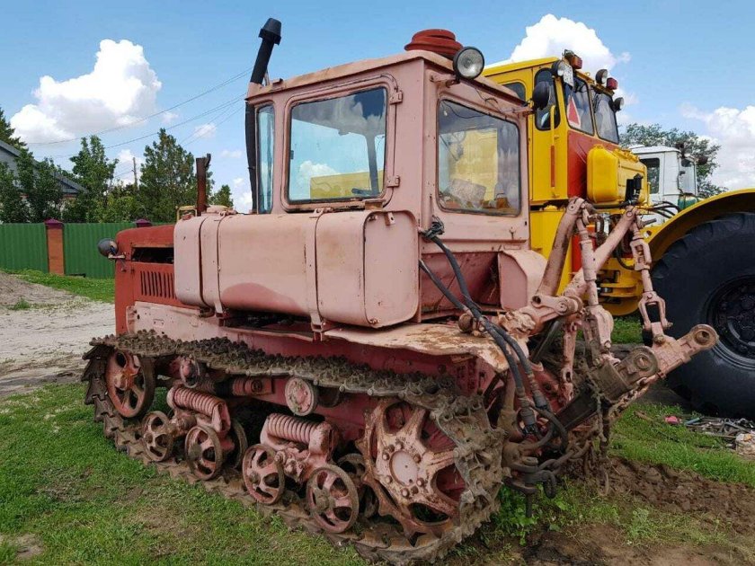 Т-150 гусеничный