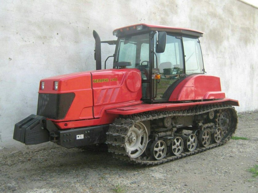 Трактор гусеничный Belarus-1502