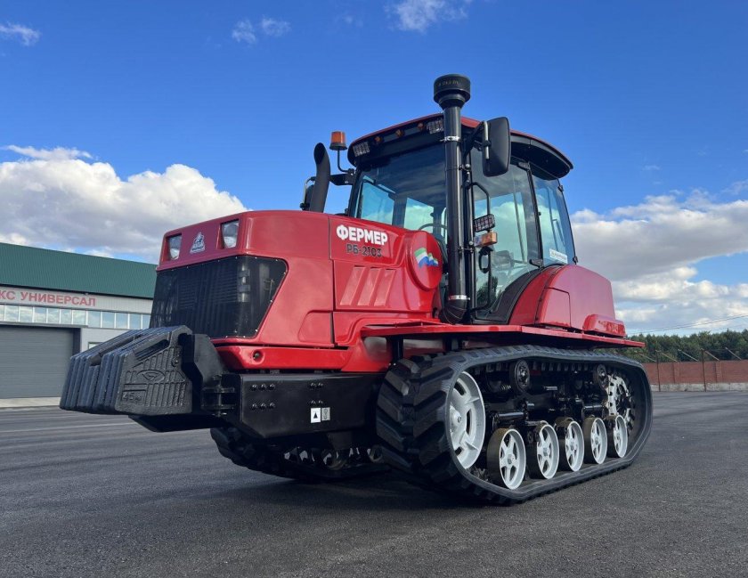 Трактор фермер РБ 2103 гусеничный