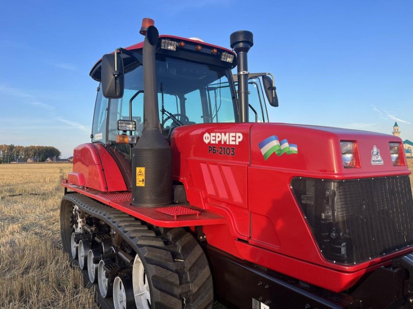 Гусеничный Беларус 2103