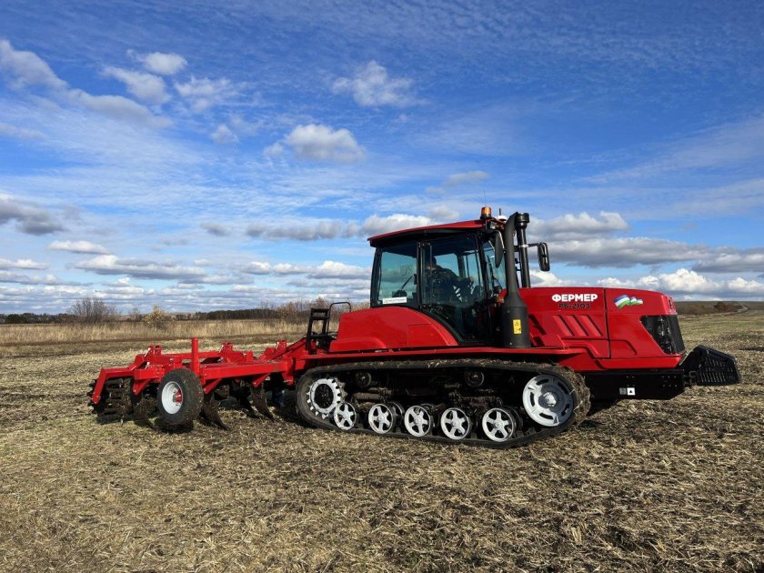 Гусеничный Беларус 2103