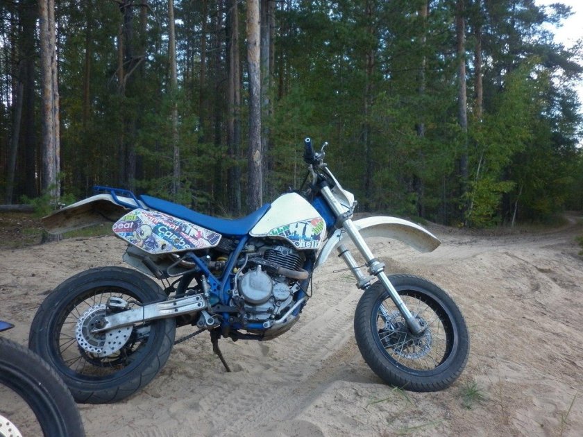 Мотоцикл Сузуки др 250