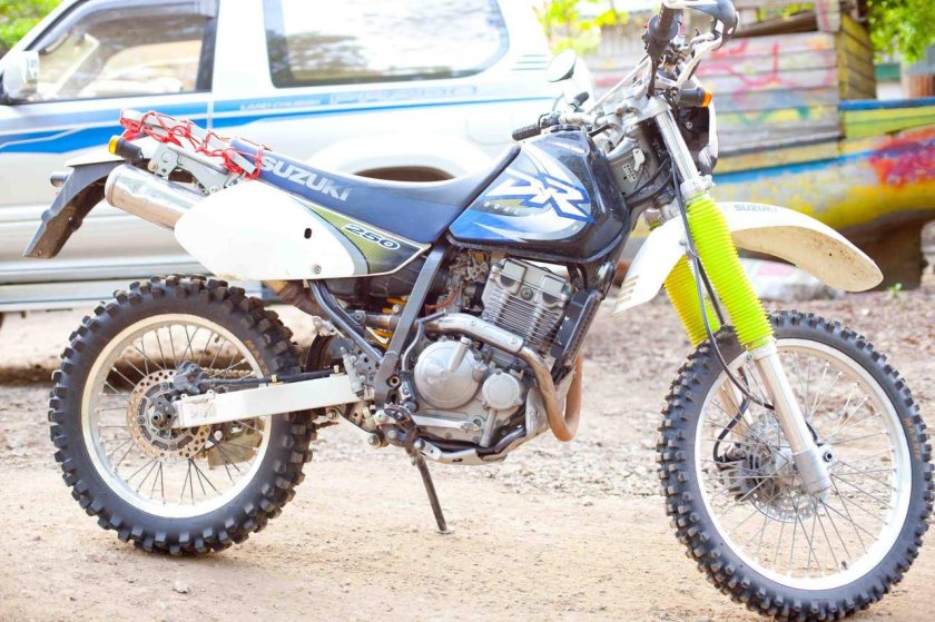 Сузуки dr250r