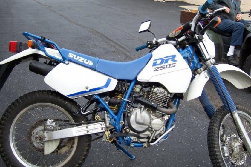 Suzuki dr250s