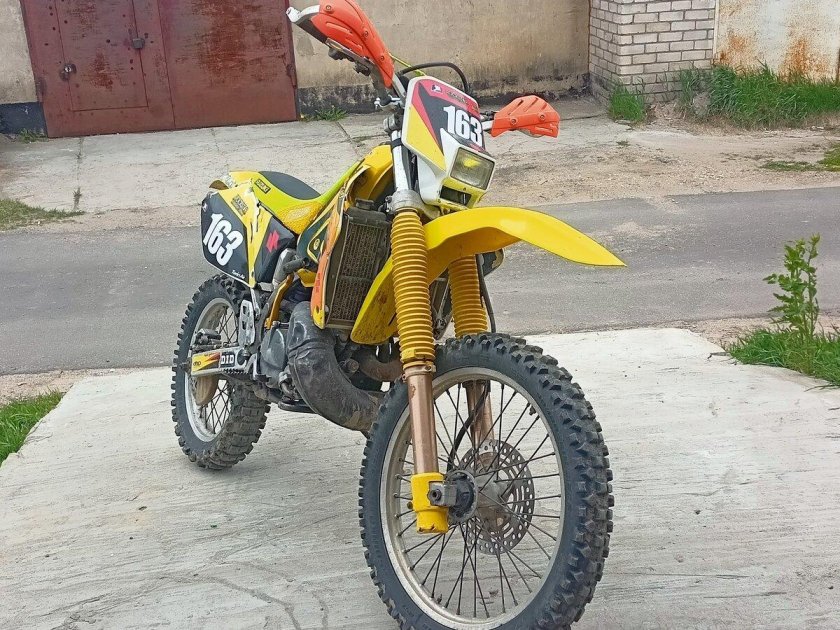 Suzuki rmx250s